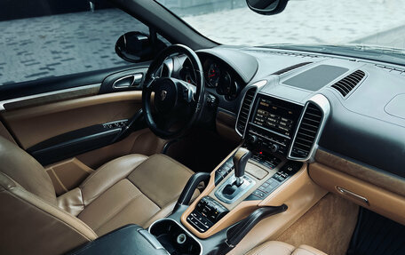 Porsche Cayenne III, 2011 год, 2 090 000 рублей, 35 фотография