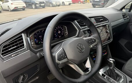 Volkswagen Tiguan II, 2021 год, 3 100 000 рублей, 19 фотография