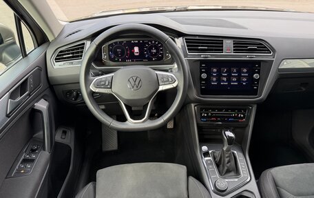 Volkswagen Tiguan II, 2021 год, 3 100 000 рублей, 31 фотография