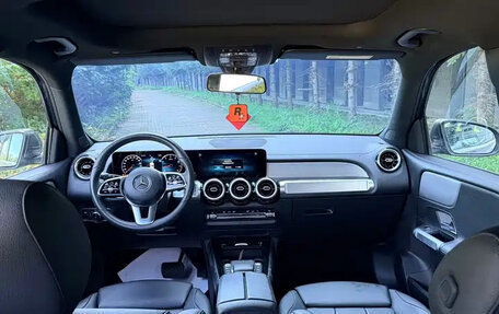 Mercedes-Benz GLB, 2022 год, 1 932 000 рублей, 13 фотография