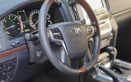 Toyota Land Cruiser 200, 2016 год, 6 100 000 рублей, 8 фотография