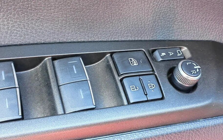 Toyota Camry, 2022 год, 3 700 000 рублей, 10 фотография