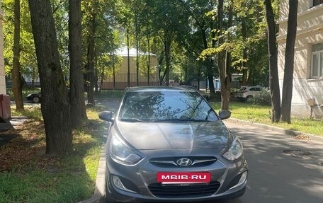 Hyundai Solaris II рестайлинг, 2011 год, 540 000 рублей, 4 фотография
