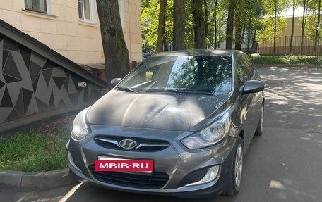 Hyundai Solaris II рестайлинг, 2011 год, 540 000 рублей, 5 фотография