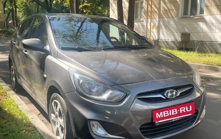 Hyundai Solaris II рестайлинг, 2011 год, 540 000 рублей, 2 фотография