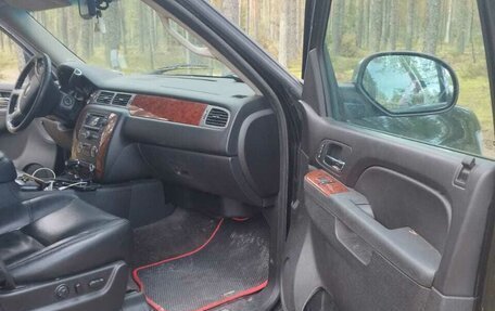 Chevrolet Tahoe III, 2012 год, 1 900 000 рублей, 2 фотография