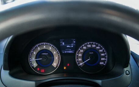 Hyundai Solaris II рестайлинг, 2011 год, 650 000 рублей, 19 фотография