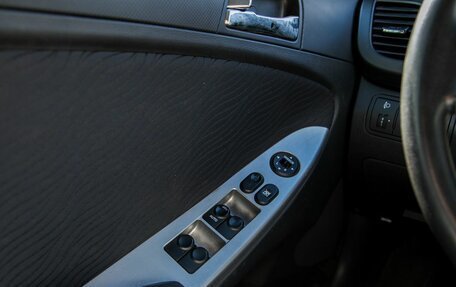 Hyundai Solaris II рестайлинг, 2011 год, 650 000 рублей, 23 фотография