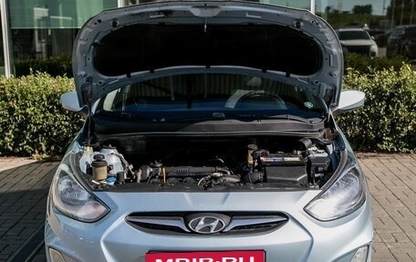 Hyundai Solaris II рестайлинг, 2011 год, 650 000 рублей, 24 фотография