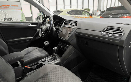 Volkswagen Tiguan II, 2018 год, 2 250 000 рублей, 15 фотография