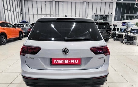 Volkswagen Tiguan II, 2018 год, 2 250 000 рублей, 10 фотография