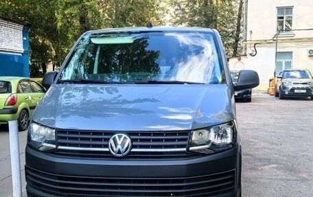 Volkswagen Transporter T6 рестайлинг, 2019 год, 2 420 000 рублей, 1 фотография