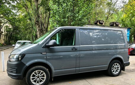 Volkswagen Transporter T6 рестайлинг, 2019 год, 2 420 000 рублей, 2 фотография