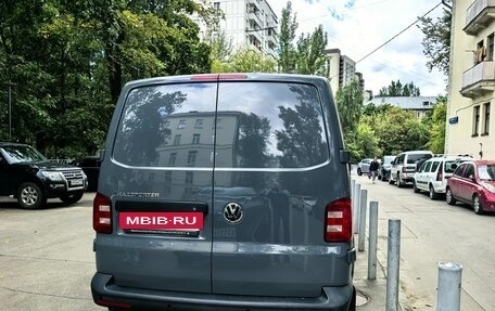 Volkswagen Transporter T6 рестайлинг, 2019 год, 2 420 000 рублей, 7 фотография
