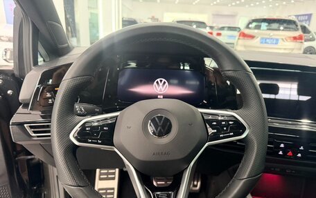 Volkswagen Golf VIII, 2022 год, 1 620 000 рублей, 10 фотография
