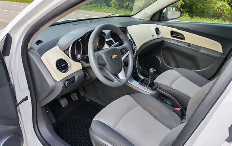 Chevrolet Cruze II, 2010 год, 745 000 рублей, 14 фотография