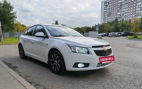 Chevrolet Cruze II, 2010 год, 745 000 рублей, 8 фотография