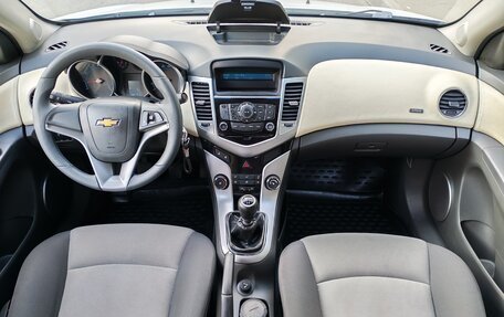 Chevrolet Cruze II, 2010 год, 745 000 рублей, 18 фотография