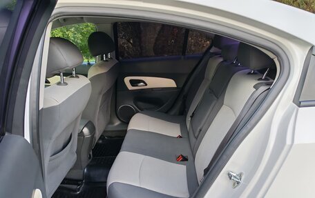 Chevrolet Cruze II, 2010 год, 745 000 рублей, 25 фотография