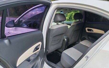 Chevrolet Cruze II, 2010 год, 745 000 рублей, 24 фотография