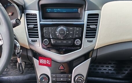 Chevrolet Cruze II, 2010 год, 745 000 рублей, 17 фотография