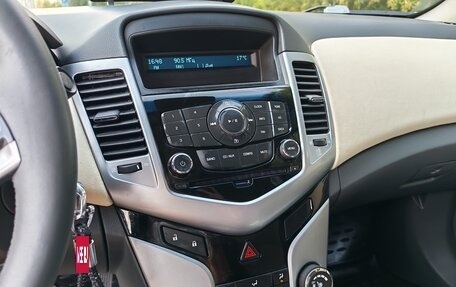 Chevrolet Cruze II, 2010 год, 745 000 рублей, 16 фотография