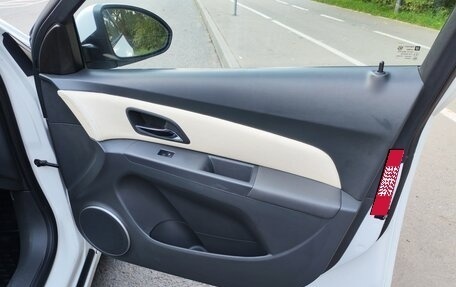 Chevrolet Cruze II, 2010 год, 745 000 рублей, 34 фотография