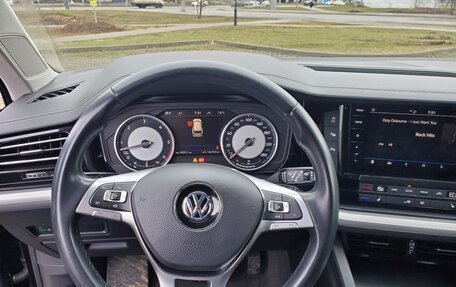 Volkswagen Touareg III, 2019 год, 4 200 000 рублей, 5 фотография