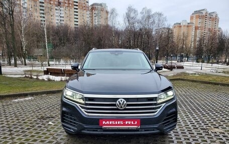 Volkswagen Touareg III, 2019 год, 4 200 000 рублей, 6 фотография