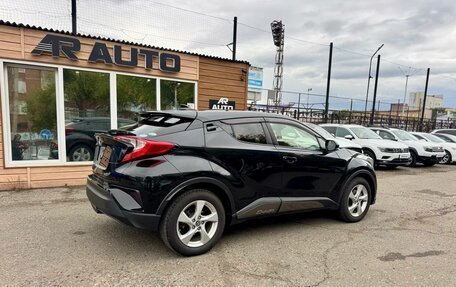 Toyota C-HR I рестайлинг, 2017 год, 1 749 000 рублей, 10 фотография