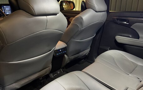 Toyota Highlander, 2021 год, 4 720 000 рублей, 25 фотография
