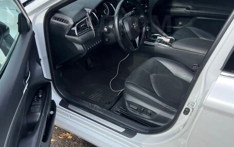 Toyota Camry, 2021 год, 3 100 000 рублей, 10 фотография