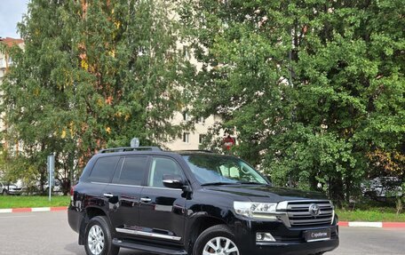 Toyota Land Cruiser 200, 2019 год, 5 699 000 рублей, 1 фотография