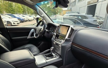 Toyota Land Cruiser 200, 2019 год, 5 699 000 рублей, 9 фотография
