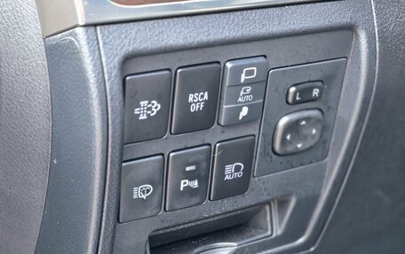Toyota Land Cruiser 200, 2019 год, 5 699 000 рублей, 15 фотография
