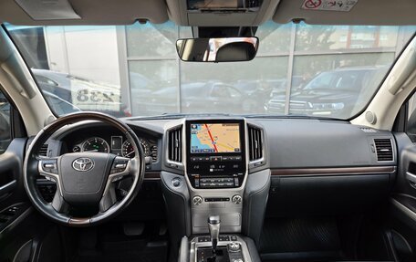 Toyota Land Cruiser 200, 2019 год, 5 699 000 рублей, 8 фотография