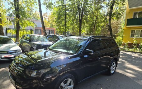 Mitsubishi Outlander III рестайлинг 3, 2013 год, 1 730 000 рублей, 3 фотография