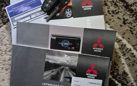 Mitsubishi Outlander III рестайлинг 3, 2013 год, 1 730 000 рублей, 11 фотография