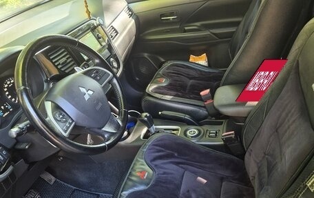 Mitsubishi Outlander III рестайлинг 3, 2013 год, 1 730 000 рублей, 6 фотография