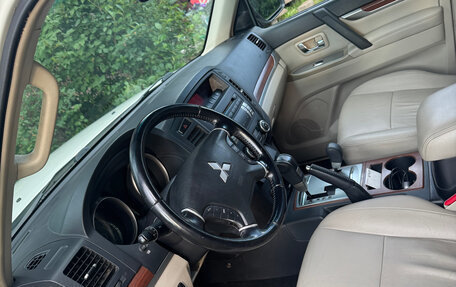 Mitsubishi Pajero IV, 2008 год, 1 380 000 рублей, 9 фотография