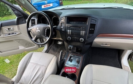 Mitsubishi Pajero IV, 2008 год, 1 380 000 рублей, 10 фотография