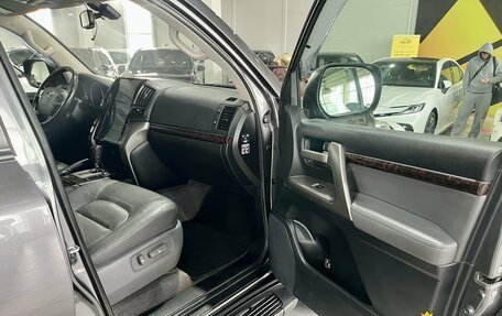 Toyota Land Cruiser 200, 2008 год, 2 699 000 рублей, 24 фотография