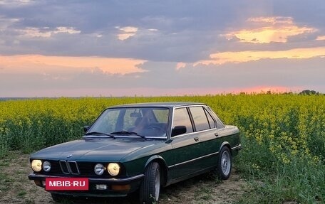 BMW 5 серия, 1984 год, 300 000 рублей, 3 фотография