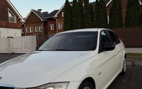 BMW 3 серия, 2011 год, 790 000 рублей, 3 фотография