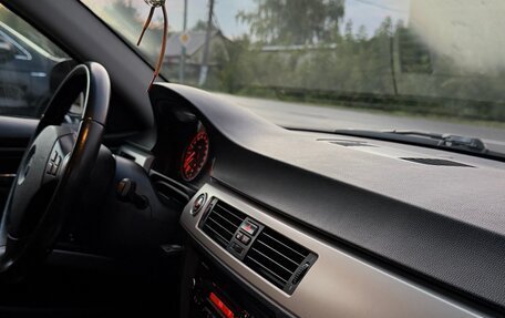 BMW 3 серия, 2011 год, 790 000 рублей, 17 фотография