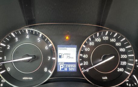 Nissan Patrol, 2011 год, 1 860 000 рублей, 31 фотография