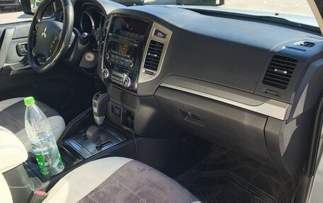Mitsubishi Pajero IV, 2014 год, 2 450 000 рублей, 9 фотография