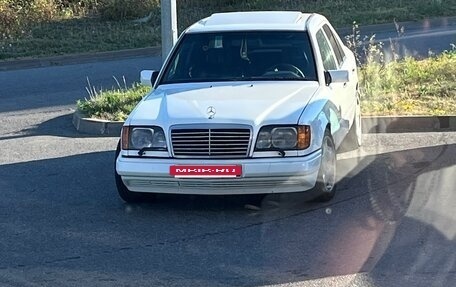 Mercedes-Benz E-Класс, 1993 год, 560 000 рублей, 2 фотография
