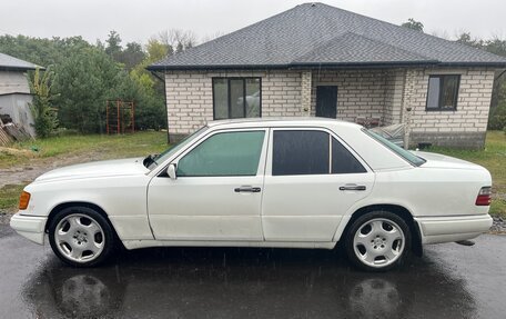 Mercedes-Benz E-Класс, 1993 год, 560 000 рублей, 9 фотография