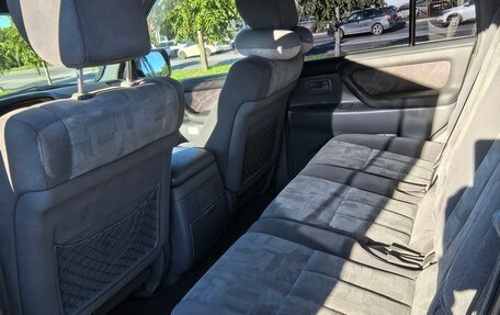 Toyota Land Cruiser 100 рестайлинг 2, 1998 год, 3 550 000 рублей, 6 фотография